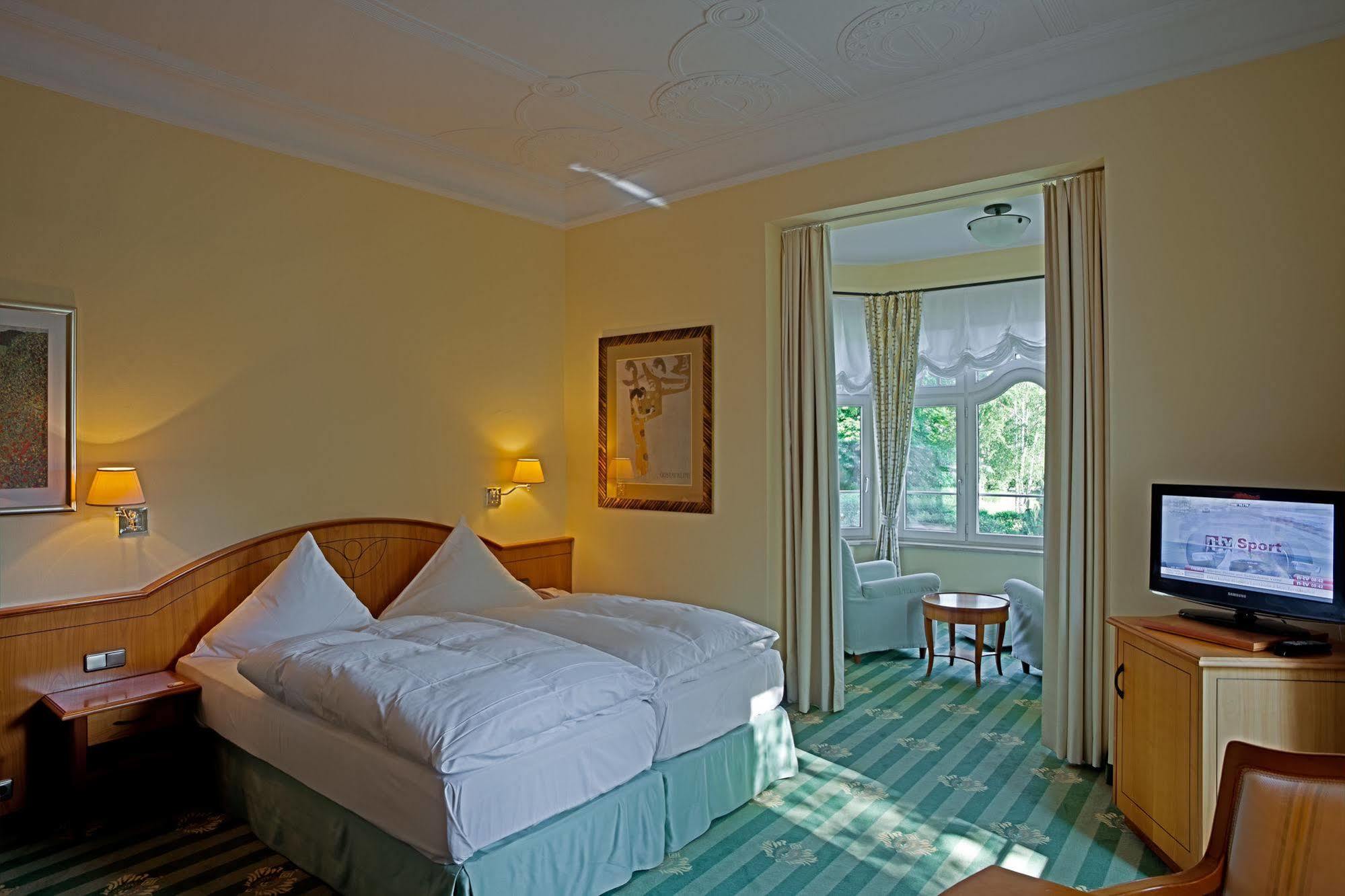 Ringhotel Strandblick Kuehlungsborn Exterior photo