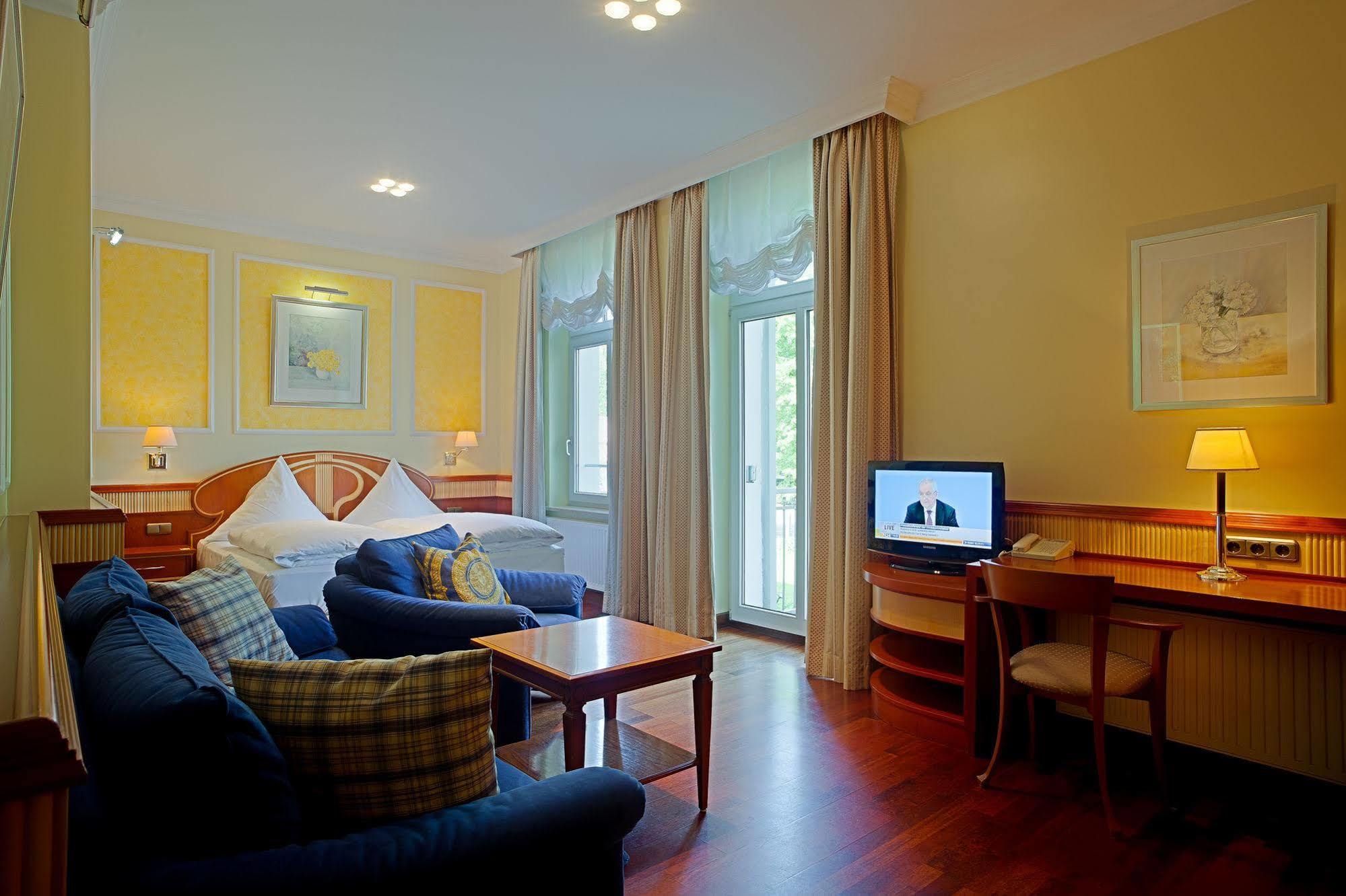 Ringhotel Strandblick Kuehlungsborn Exterior photo
